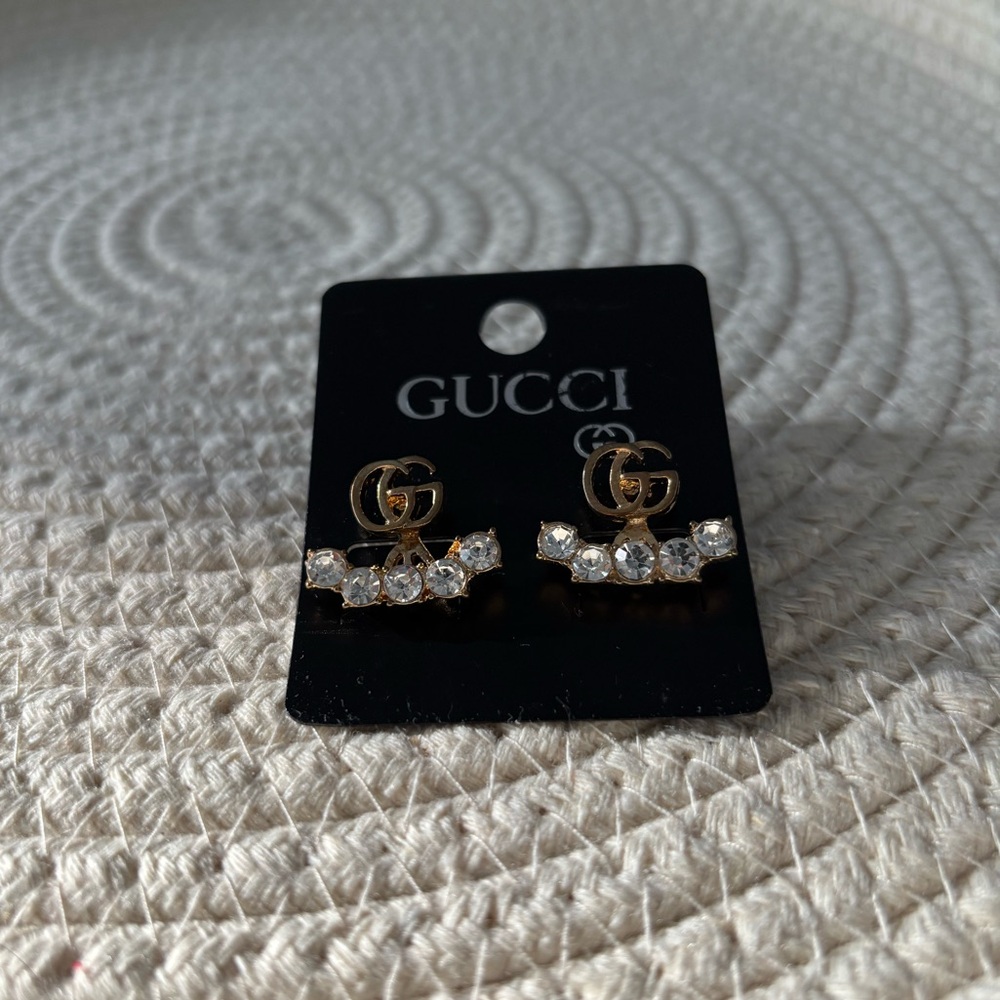 Elegant Gold and Rhinestone Earrings New! - Picture 4 of 7